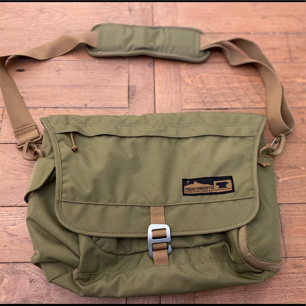 Mountainsmith office adventure courier bag